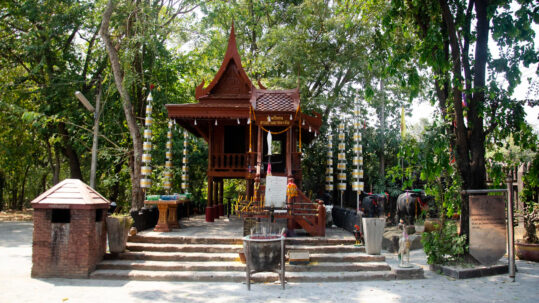 singburi thailand february 9 shrine spirit house thai people travel visit respect praying wat pho kao ton temple bang rachan village february 9 2017 sing buri thailand