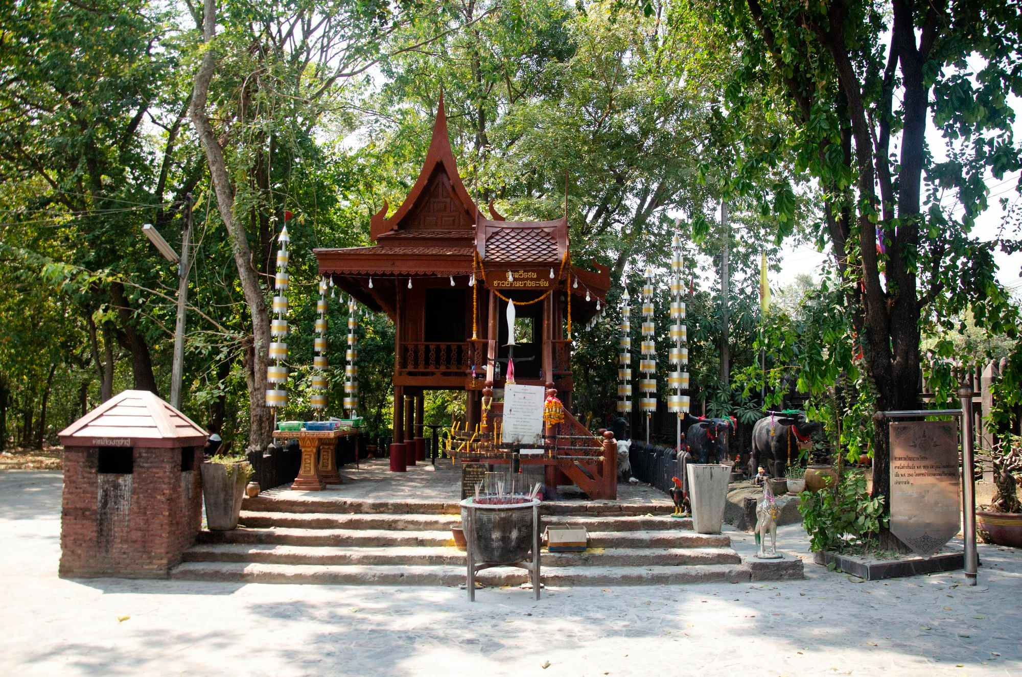 singburi thailand february 9 shrine spirit house thai people travel visit respect praying wat pho kao ton temple bang rachan village february 9 2017 sing buri thailand